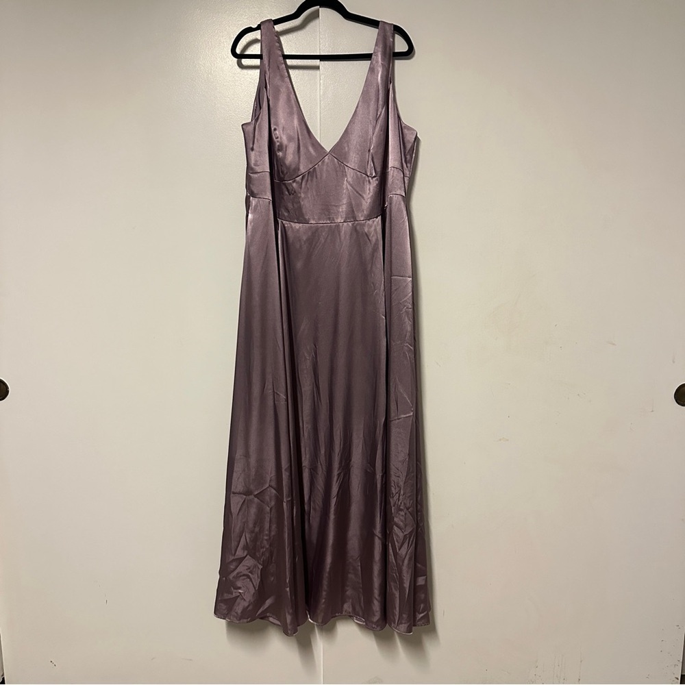 David’s Bridal Signature Galina dress in Lavender Haze Charmeuse Size 24